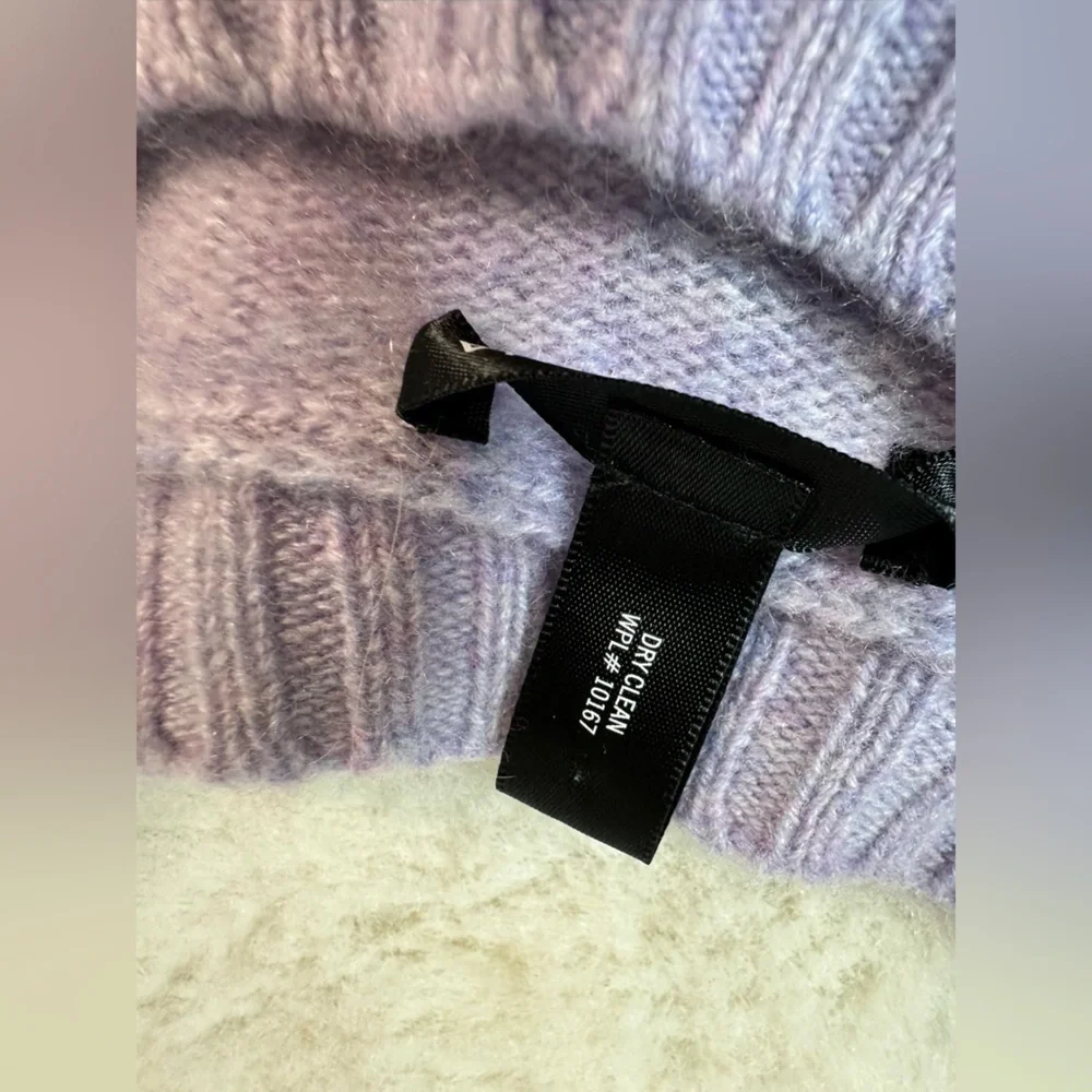 Aqua bloomingdale’s 100% Cashmere light purple sweater Small S Perfect condition - Picture 5 of 8
